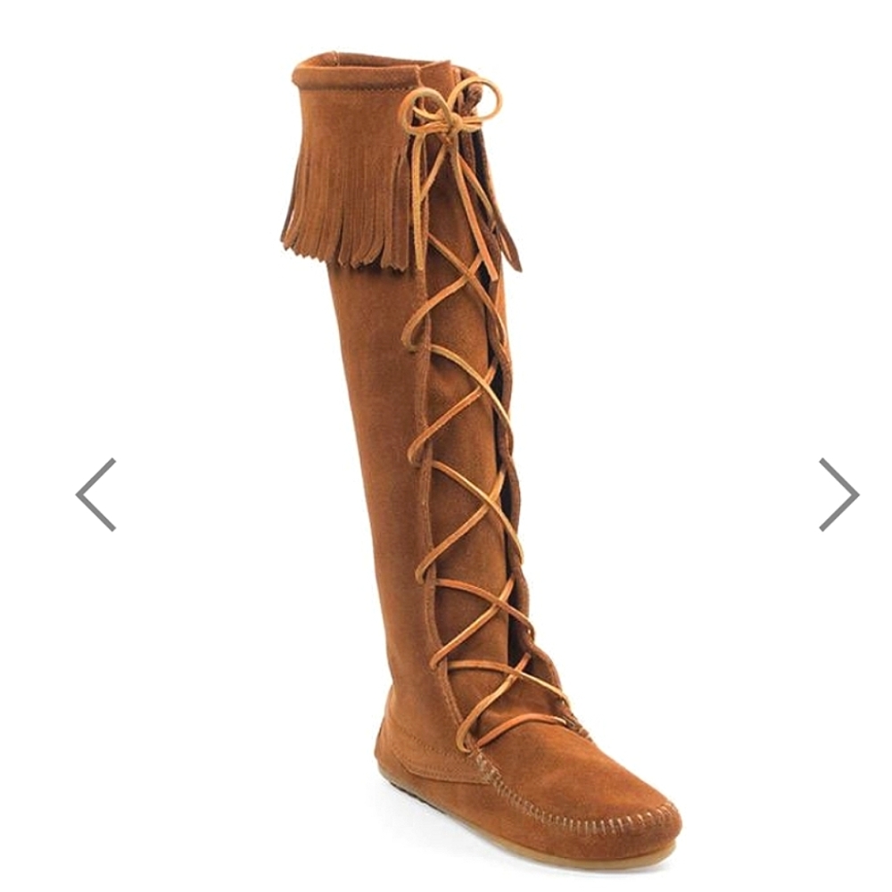Minnetonka moccasin boots